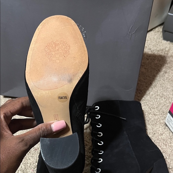 Vince Camuto Elegant Black Lace-Up Boots - Picture 4 of 6